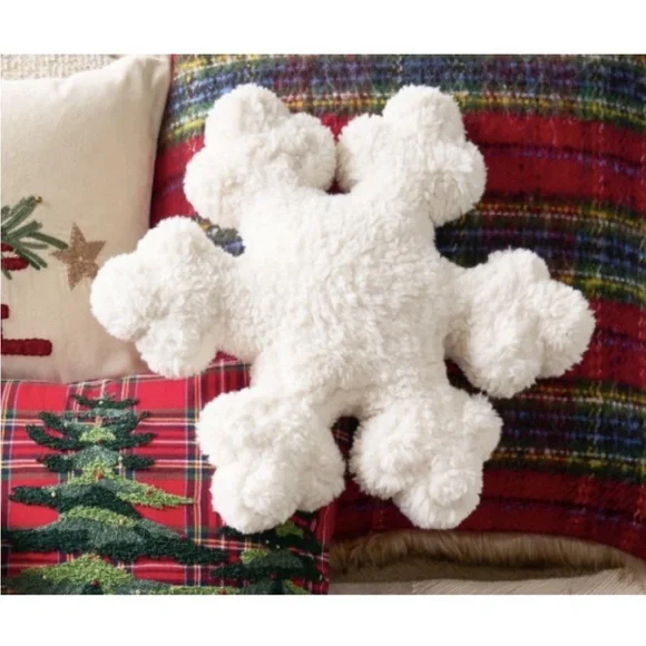 Pottery Barn White Snowflake Shaped Pillow Winter Sherpa 19" Diameter NEW - Picture 2 of 5